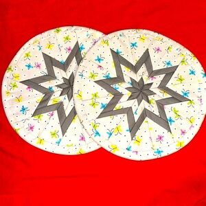 SET 2 HANDMADE 8” ROUND HOT PADS TRIVETS POTHOLDERS AMISH STAR GRAY BUTTERFLIES
